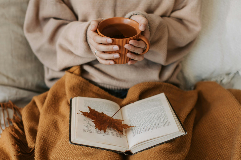  Autumn Comfort in a Cup: The Best Teas for Cozy Evenings with Mrs Doyle’s Tea