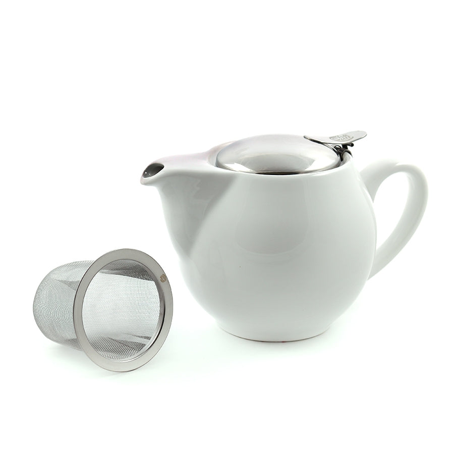 White loose leaf tea pot with infuser